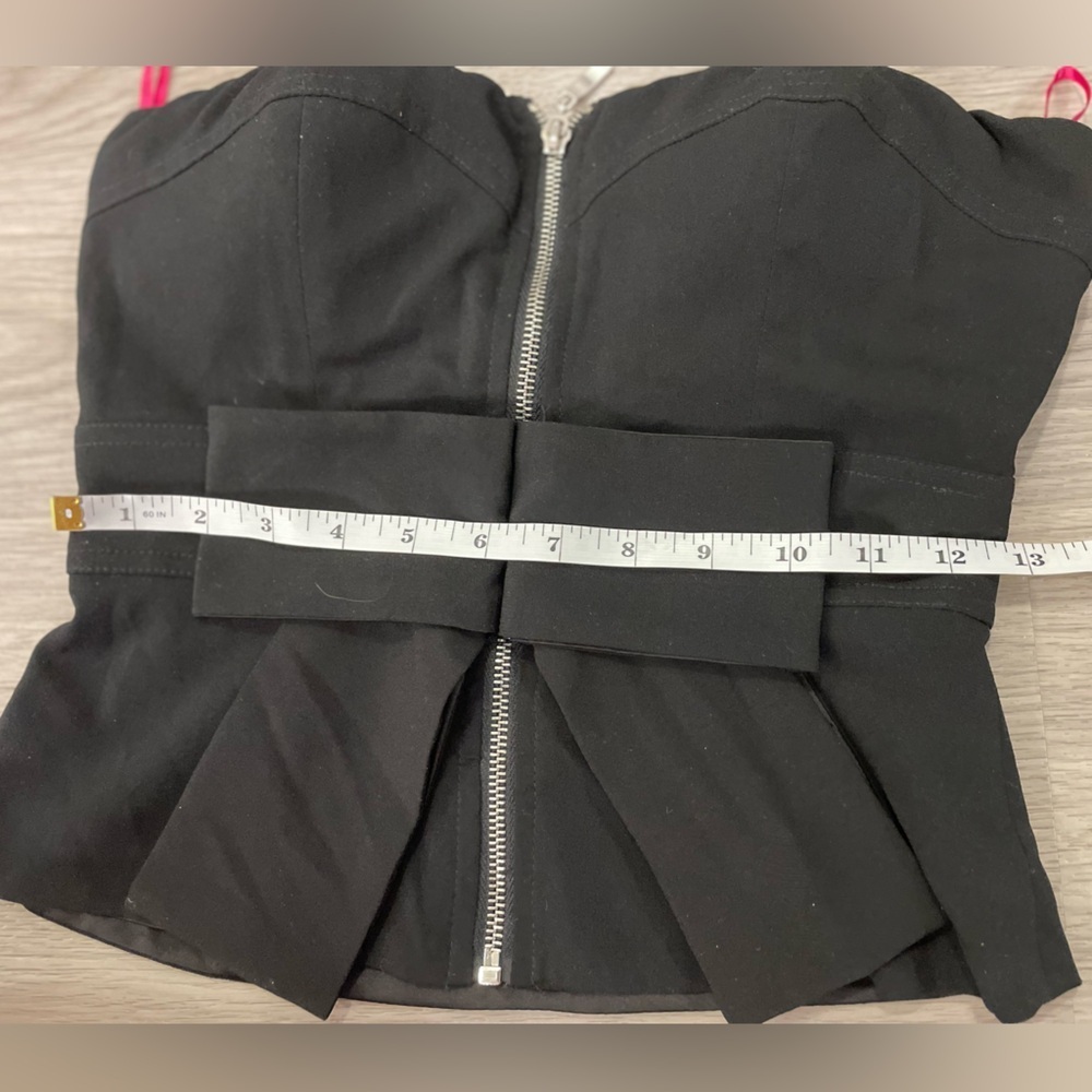Forever 21 Black Zip Up Tube Top with Bow. - Picture 5 of 7
